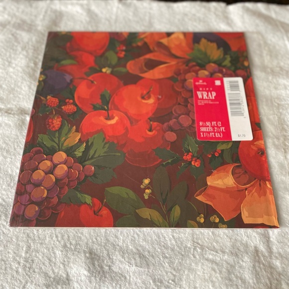 Vintage Christmas Gift Wrap Bundle of Ten from HALLMARK - Picture 8 of 15